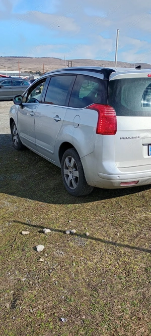 Vând Peugeot 5008  - imagine 6