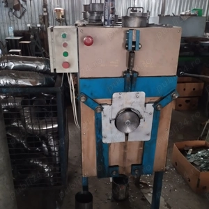 Masina de confectionat coturi