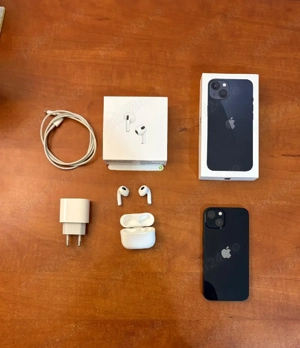  Vând iPhone 13 Midnight, pachet complet. 