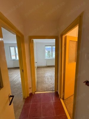 Particular vând ap 2 camere decomandat  - imagine 3