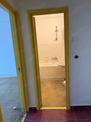 Particular vând ap 2 camere decomandat  - imagine 5