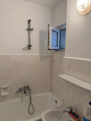 Particular vând ap 2 camere decomandat  - imagine 9