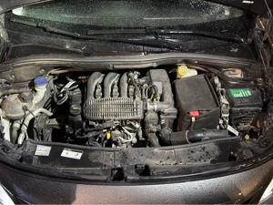 Vând Peugeot model 2008  - imagine 9