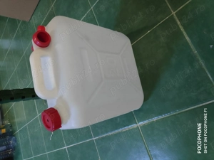 Vând diverse canistre din plastic, 20, 25 și 30 litri