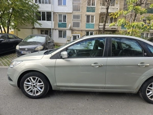 Ford Focus 2 Ghia 2009 2.0 Benzina - imagine 2