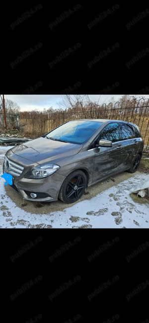 Vând autoturism Mercedes Benz B200, benzină 1,6l, cutie automată, an 2012, cu motor defect - imagine 4
