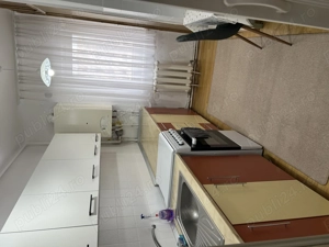Ofer la schimb apartament cu 3 camere pentru apartament cu 2 camere plus diferență  - imagine 4