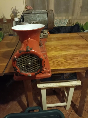 Masină de macinat carne profesională