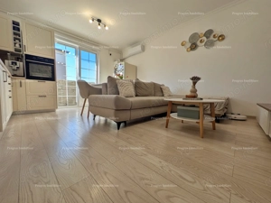 Apartament 2 camere  + curte proprie - mobilat si utilat - parcare inclusa