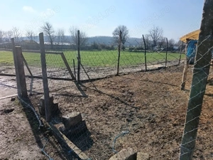 Vând teren intravilan cu deschidere la asfalt,apa,utilități - imagine 3