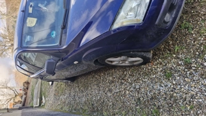 Vand Ford Focus.   - imagine 2