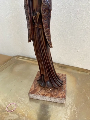 statuieta din praf de marmura 