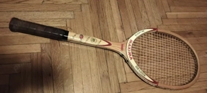 Racheta de tenis de camp din lemn, Italia