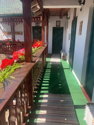 Cladire cu Arhitectura Traditionala - 691 mp - Ultracentral Oradea - imagine 9