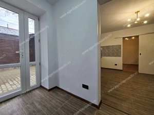 Casă renovată, zonă centrală, singur in curte. Doar 99000 euro! - imagine 17