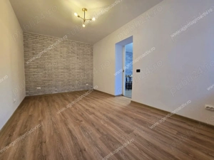 Casă renovată, zonă centrală, singur in curte. Doar 99000 euro! - imagine 9