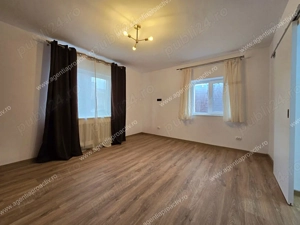 Casă renovată, zonă centrală, singur in curte. Doar 99000 euro! - imagine 12