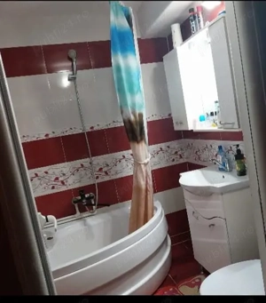 vand apartament 3 camere zona vale Pașcani 