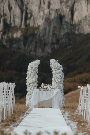 Închiriez arcadă florală