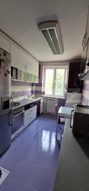 Apartament 3 camere, 57 mp, zona Micro 1 - imagine 2