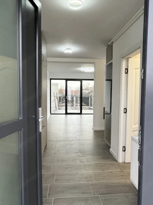 Vand casa moderna pe parter-suprafață construită de 55 m - Suprafață teren: 150m