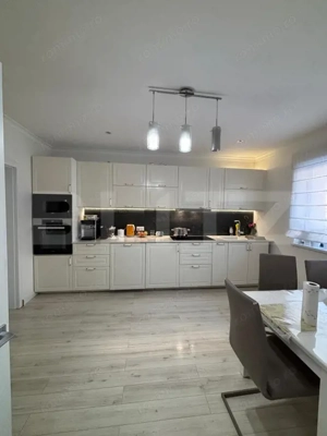 Casă spațioasă cu design elegant  – Zona Calea Moldovei - imagine 2