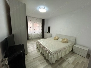 Inchiriez apartament 3 camere zona 1 Mai - imagine 6