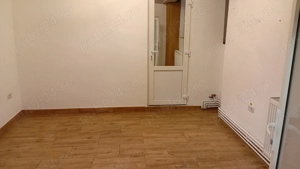 inchiriez spatiu zona centrala (p-ta mica) - imagine 4