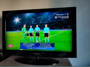 TV LCD Samsung 32" seria 4 HD cu telecomandă