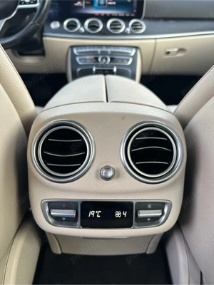 Mercedes Benz E220 4Matic 2.0d 194 cp - imagine 8