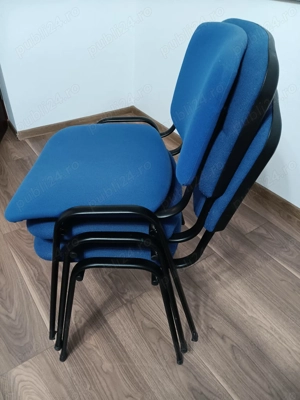 Birouri si scaune pentru sali de curs sau conferinte