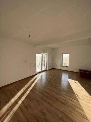 Duplex spatios - bucatarie inchisa - zona in plina dezvoltare. - imagine 7