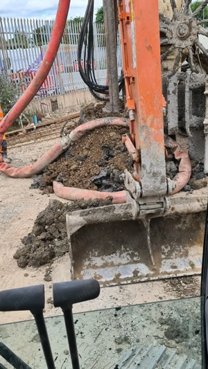 Excavatorist disponibil pentru lucrări.  - imagine 2