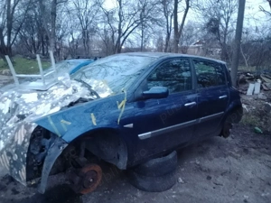 dezmembrez Renault Megane ii 2004 euro 3 82 kw - imagine 2