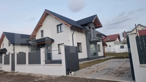 Casa deosebita Sacele, 4 camere pozitie la intrare in sacele materiale premium