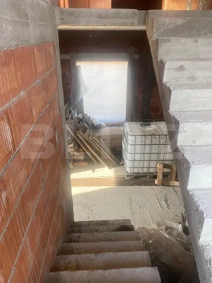 Casa cu etaj la rosu, 140 mp utili, 400 mp teren, zona Lisaura - imagine 3