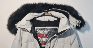 Geaca SuperDry Everest pentru o căldură indiferent ce înseamnă iarna. Disponibilă imediat