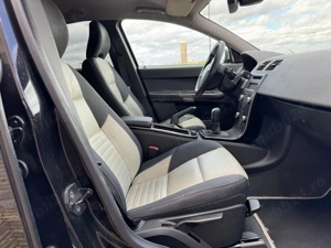 Volvo V50 2.0 Diesel RLine - imagine 2