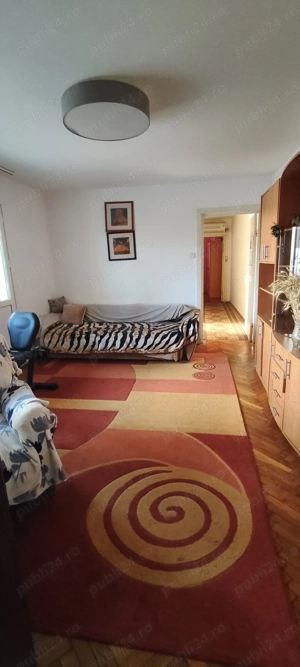 Proprietar, vand ap cu 3 camere, semidecomandat, parter