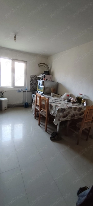 Proprietar, vand ap cu 3 camere, semidecomandat, parter - imagine 2