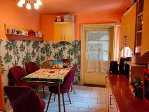 Casă de vânzare în centrul localității  Tamaseu (județul Bihor), aproape de Oradea! - imagine 9