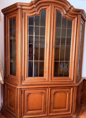 Mobilier din lemn de nuc, stil baroc -stare foarte buna 