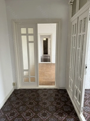 Vand apartament cu 4 camere