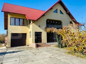 Vila Mitocu Dragomirnei, 286 mp utili, 6 camere, 25 ari teren