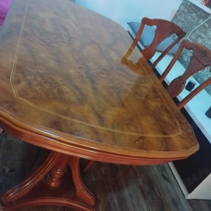 Vând masă din lemn masiv cu 3 scaune 