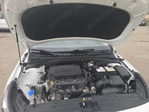 vând Hyundai i30 2023 1.5 benzina 110cp model Highway  - imagine 9