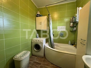 Apartament cu 2 camare de vanzare utilat si mobilat in zona linistita  - imagine 6