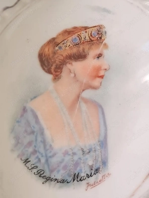 Vază din porțelan foarte veche cu portretul Reginei Maria 