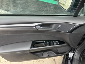 Ford Mondeo 2.0 Diesel 150 CP An 2021 - imagine 9