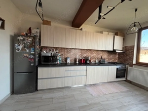 Jumătate de duplex, cu intrare separată și delimitare clară a spațiilor, fără utilizări comune. - imagine 7